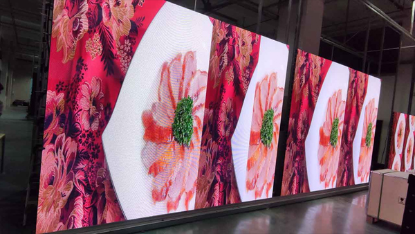 Enhance Your Restaurant��s Ambiance with Stunning LED Displays �C Order from Our Factory Today